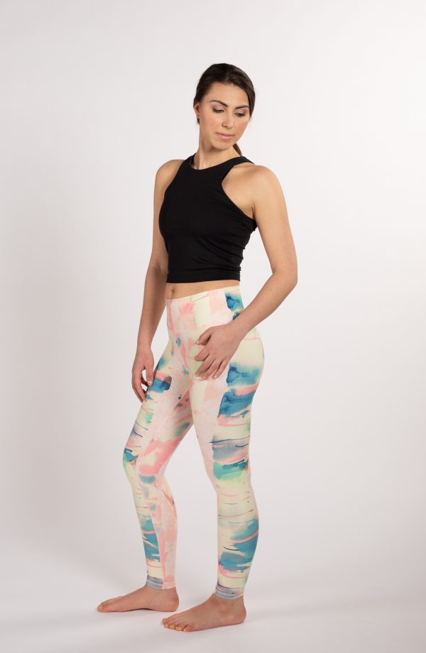 Ethically made sustainable yoga leggings with art inspired by the Nordic nature from Finnish brand Njálla Clothing