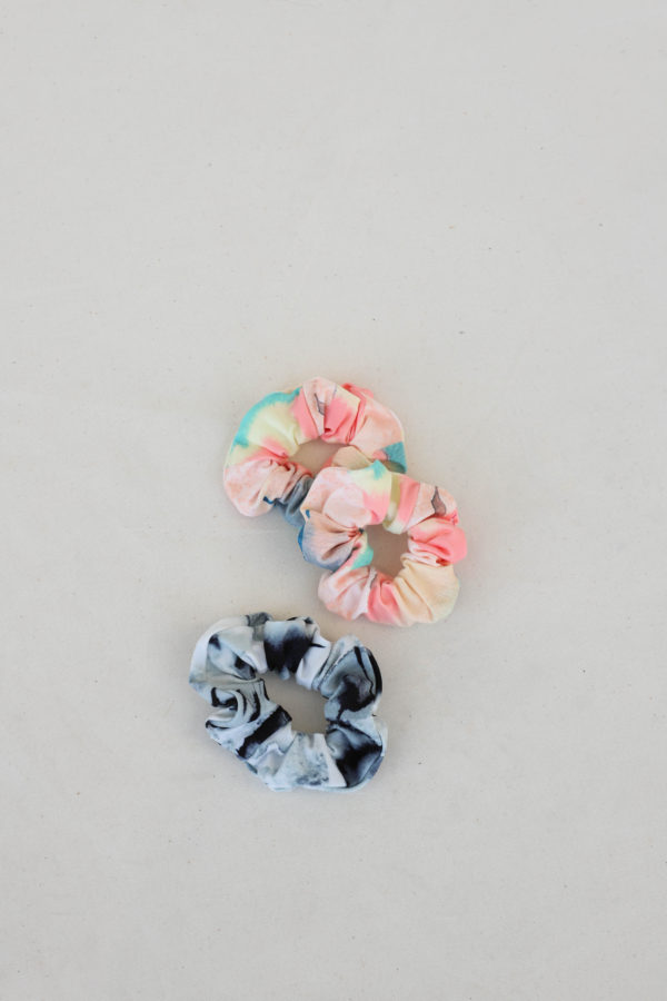 Scrunchies made of birch art and recycled waste